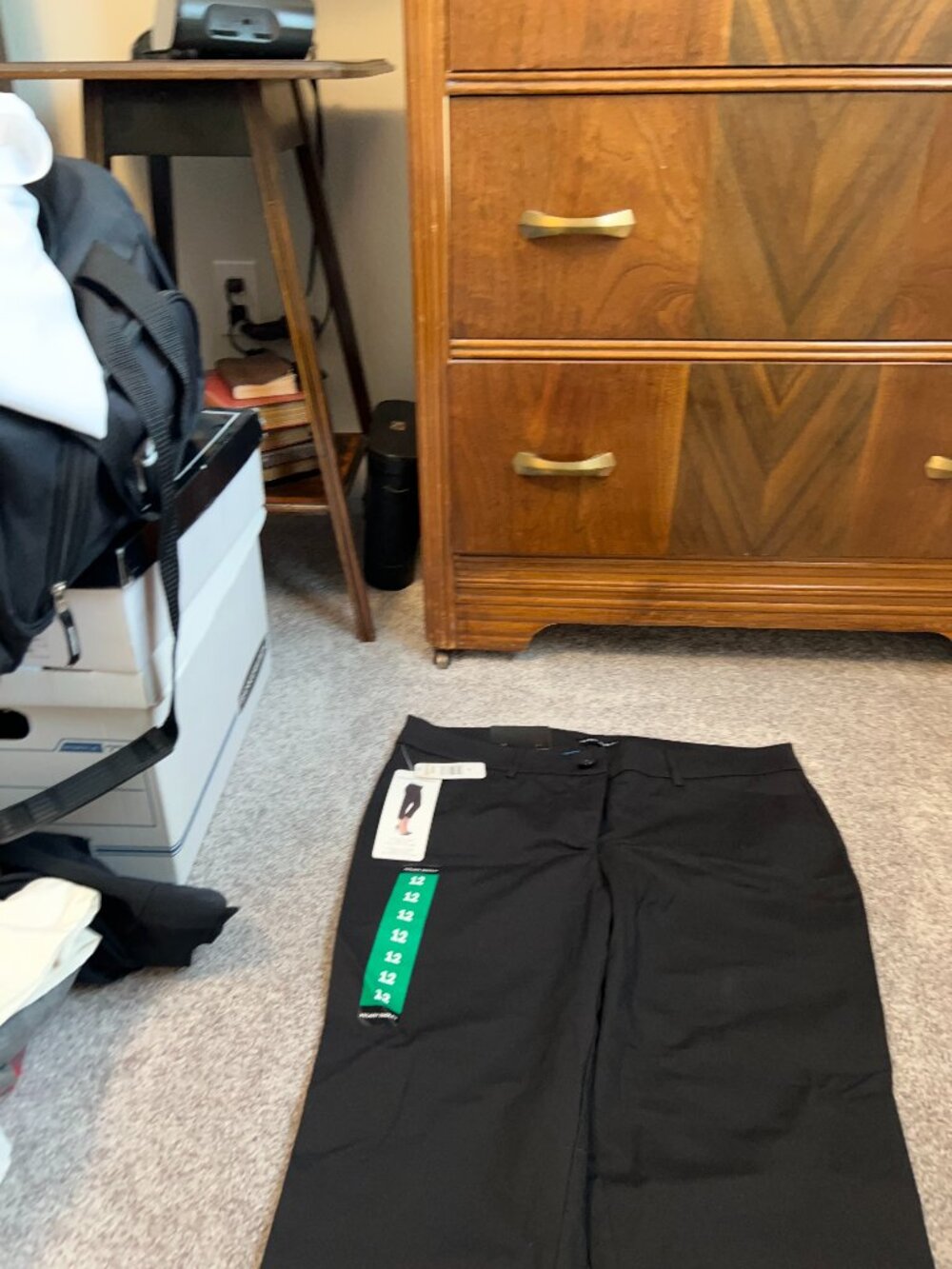 Womens Hilary Radley Black Capri Pants -size 12
